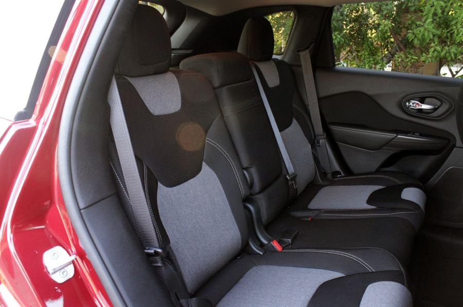  Jeep Cherokee 2014 года  (фото 59 из 88)
